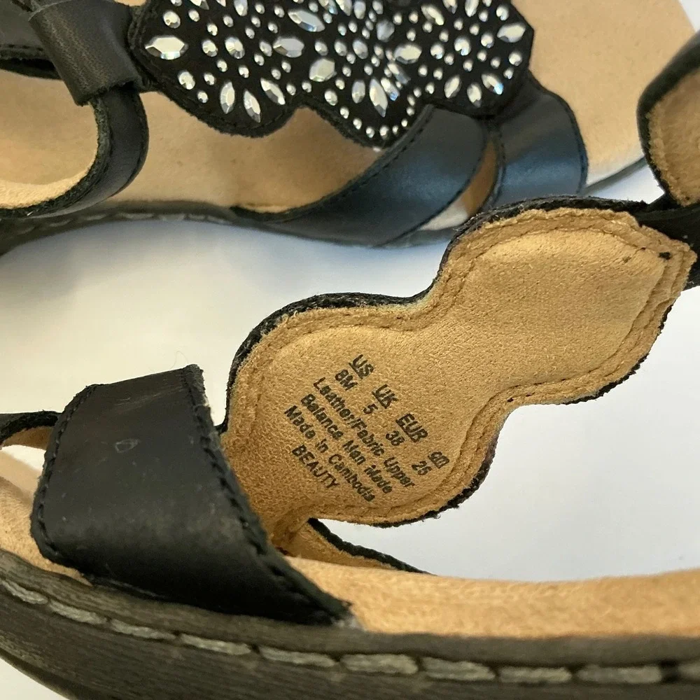 Soul Naturalizer Beauty Black Leather Rhinestone T-Strap Sandals Womens 8M - Picture 6 of 7